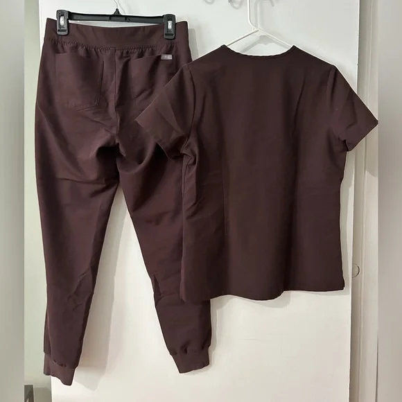 Figs Espresso Scrub Ensemble - Picture 2 of 2